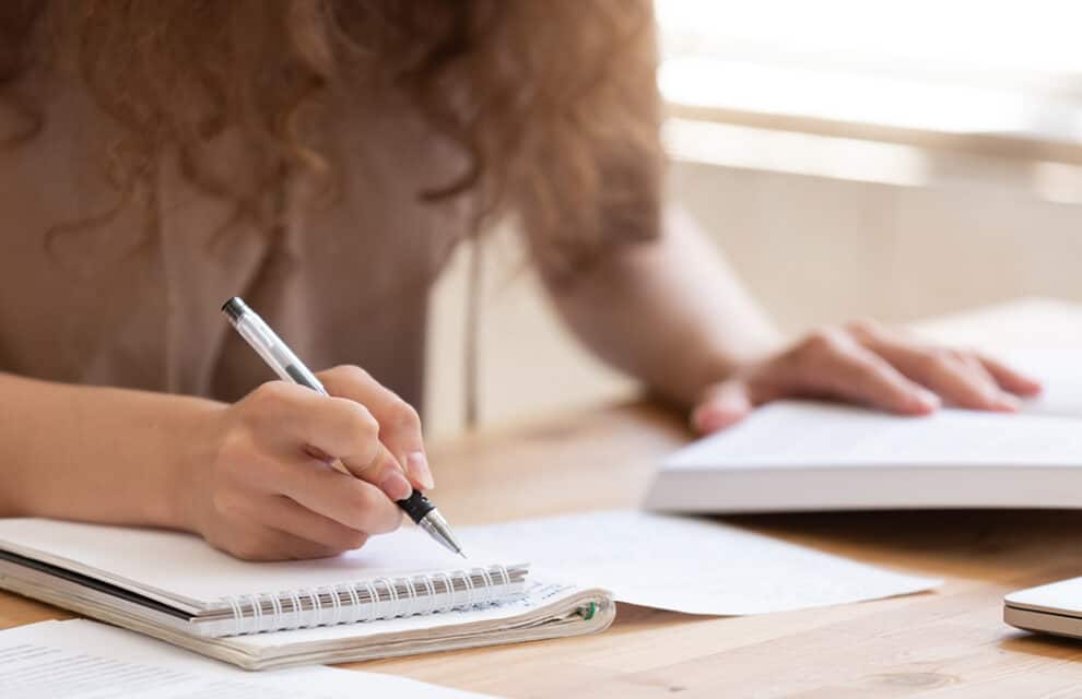 Writing and reading analytically